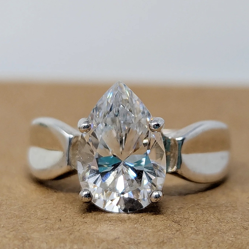 Sterling Silver 925 Diamonique Pear Cut CZ Engagement Wedding Ring Size 7